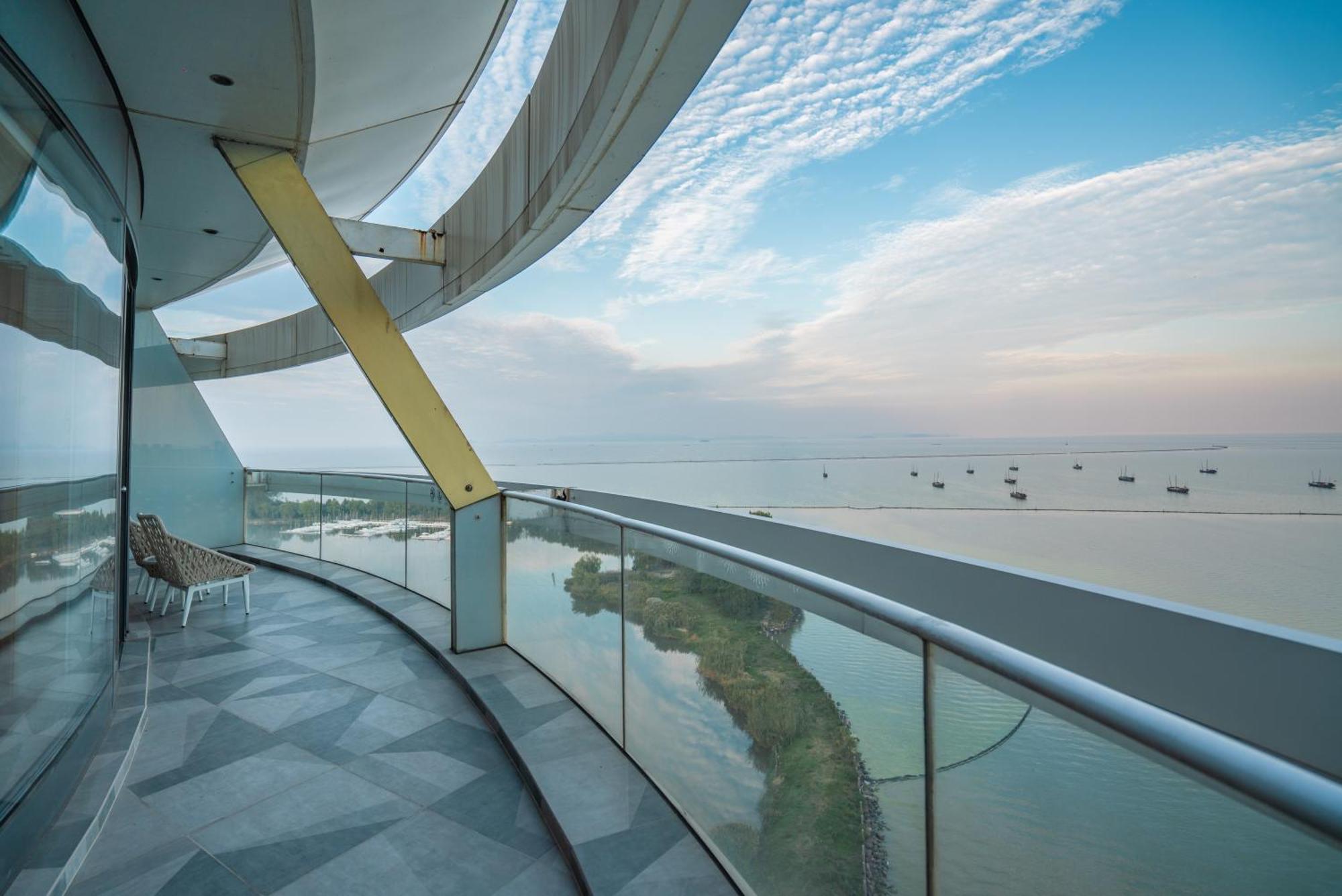 Sheraton Huzhou Taihu Lake Hot Spring Resort & Spa Εξωτερικό φωτογραφία